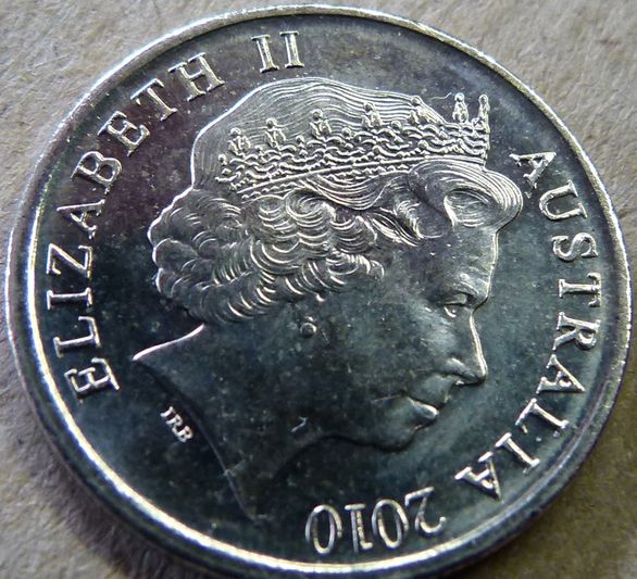 Beginners-Luck,-Errors-+-2010-5c-Cud-On-Queen?